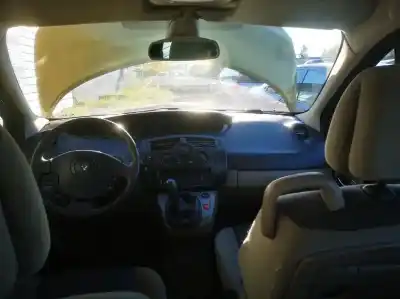 Scrapping Vehicle renault scenic ii 1.6 16v of the year 2004 powered k4m782