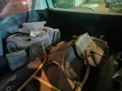 Veículo de Sucata citroen c8 2.0 hdi sx do ano 2006 alimentado rhwb