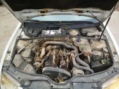 Veículo de Sucata volkswagen passat b5 (3b2) 1.9 tdi do ano 1998 alimentado ahu