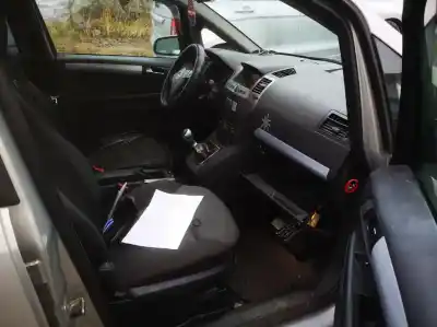 Veículo de Sucata opel zafira b 1.9 cdti do ano 2006 alimentado z19dt 