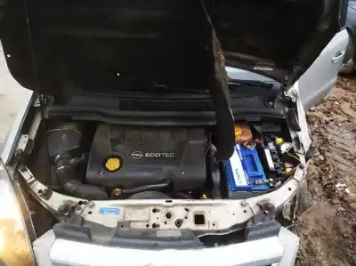 Veículo de Sucata opel zafira b 1.9 cdti do ano 2006 alimentado z19dt 