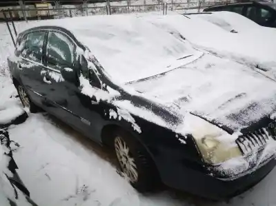 Véhicule à la ferraille RENAULT                                            VEL SATIS (BJ0)                                                                                                                                                                                                                                            3.0 V6 dCi Turbodiesel CAT                                                                                                                                                                                                                                 de l'année 2003 alimenté 