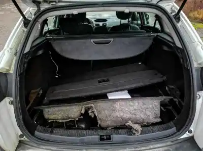 Veículo de Sucata renault megane 1.5 dci k9k j8 do ano 2011 alimentado 	k9k846