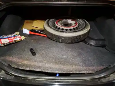 Veículo de Sucata renault 19 ii (b/c53_) 1.4 (b/c532) do ano 2003 alimentado 