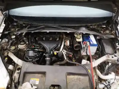 Veículo de Sucata nissan bluebird hatchback (t72, t12) 1.6 do ano 2006 alimentado dw