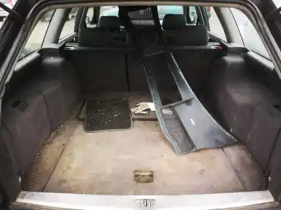 Здавання транспортного засобу audi a6, c5 2001.08 - 2005.01 facelift 2.5 tdi 114kw 2001.08 - 2005.01 року 2002 потужний aym