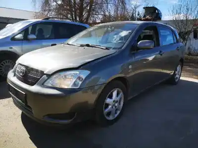 Veicolo di demolizione toyota corolla (e12) 2.0 d-4d sol berlina dell'anno 2003 alimentato 