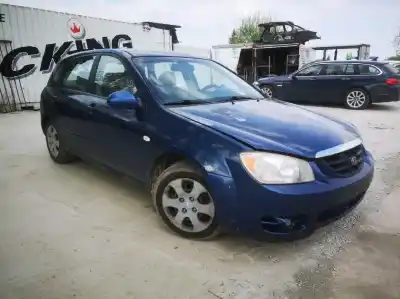Veicolo di demolizione KIA CERATO 1.5 LX CRDi Berlina dell'anno 2005 alimentato 