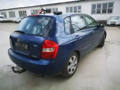Veicolo di demolizione kia cerato 1.5 lx crdi berlina dell'anno 2005 alimentato 