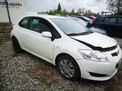 Veículo de Sucata SKODA OCTAVIA II COMBI (1Z5) 1.6 TDI 4X4 do ano 2007 alimentado 