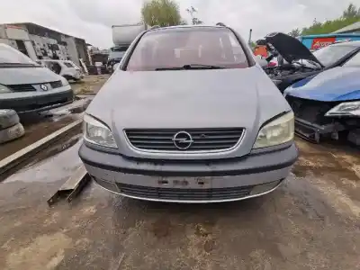 Veículo de Sucata opel zafira a 2.0 dti do ano 2002 alimentado 
