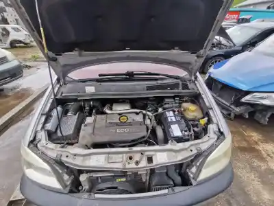 Veículo de Sucata opel zafira a 2.0 dti do ano 2002 alimentado 