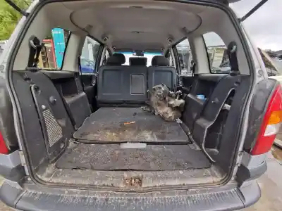 Veículo de Sucata opel zafira a 2.0 dti do ano 2002 alimentado 