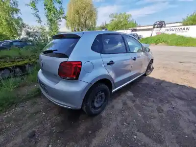 Veicolo di demolizione opel kadett e fastback (t85) 1.4 s (c08, c48, d08, d48) dell'anno 2010 alimentato cfw