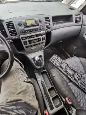 Veículo de Sucata toyota corolla verso (_e12_) 2.0 d-4d (cde120_) do ano 2003 alimentado 