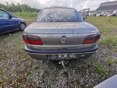 Veículo de Sucata opel omega b 2.0 16v cat (x 20 xev / l34) do ano 1997 alimentado x20xev