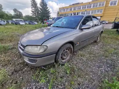 Veículo de Sucata opel omega b 2.0 16v cat (x 20 xev / l34) do ano 1997 alimentado x20xev