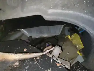 Veículo de Sucata toyota avensis (_t25_) 2.0 (azt250_) do ano 2004 alimentado 