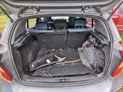 Veículo de Sucata bmw 1 (e81) 118 d do ano 2005 alimentado m47n2