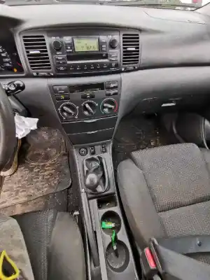 Veículo de Sucata toyota corolla sedán (_e12_) 1.4 vvt-i (zze120_) do ano 2005 alimentado 