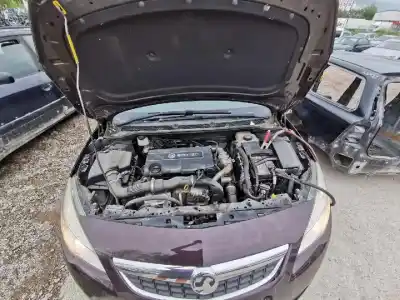 Veículo de Sucata opel astra j (p10) 1.7 cdti (68) do ano 2012 alimentado a17dtj