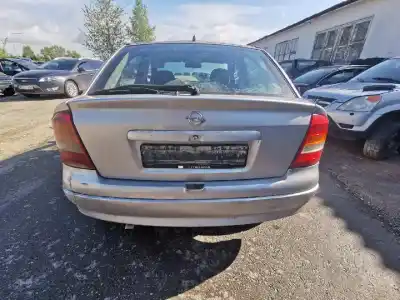 Sloopvoertuig opel astra g fastback (t98) 1.7 dti 16v (f08, f48) van het jaar 2000 aangedreven 