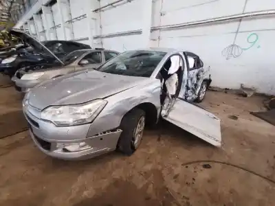 Veículo de Sucata citroen c5 iii (rd_) 1.6 hdi 110 do ano 2008 alimentado 