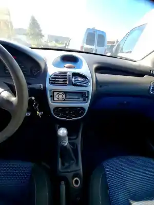 Sloopvoertuig peugeot 206 fastback (2a/c) 1.6 16v van het jaar 2001 aangedreven tu5jp4 	10 fx2f 1101017