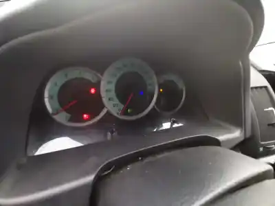 Veículo de Sucata toyota corolla verso (zer_, zze12_, r1_) 2.2 d-4d (aur10_) do ano 2006 alimentado 