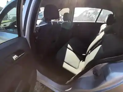 Véhicule à la ferraille opel astra h (a04) 1.7 cdti (l48) de l'année 2005 alimenté 