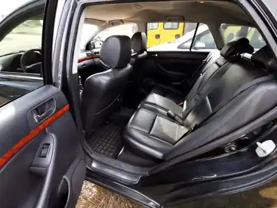 Veículo de Sucata toyota avensis (_t25_) 2.2 d-cat (adt251_) do ano 2005 alimentado 