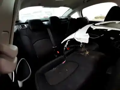 Veículo de Sucata citroen c5 iii (rd_) 2.0 hdi (rdrhda) do ano 2008 alimentado 