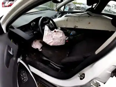 Veículo de Sucata citroen c5 iii (rd_) 2.0 hdi (rdrhda) do ano 2008 alimentado 