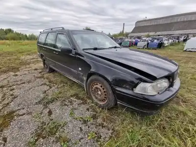 Scrapping Vehicle VOLVO V70 I (875, 876)  of the year 1999 powered D5252T