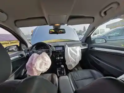 Véhicule à la ferraille opel astra h (a04) 1.6 (l48) de l'année 2009 alimenté z16xer