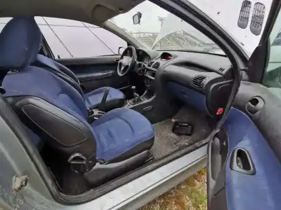 Здавання транспортного засобу peugeot 206 fastback (2a/c) 1.4 hdi eco 70 року 2002 потужний 