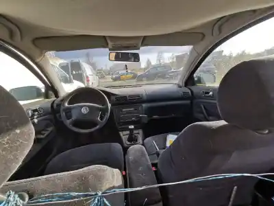 Scrapping Vehicle volkswagen passat b5 variant (3b5) 1.8 of the year 1997 powered adr