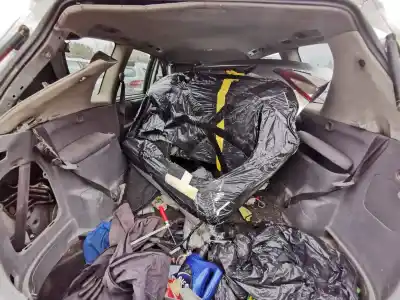 Scrapping Vehicle toyota ipsum (_m2_) 2.0 d (clm20_) of the year 2001 powered 