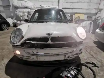 Scrapping Vehicle mini mini (r50, r53) cooper of the year 2003 powered 