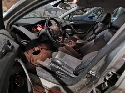 Veículo de Sucata citroen c5 iii (rd_) 2.0 hdi (rdrhda) do ano 2009 alimentado 