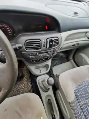 Hurda Aracı renault scénic i monospace (ja0/1_, fa0_) 1.4 16v (ja0d, ja1h, ja0w, ja10) yılın 2000 güçlü k4j750 d064456