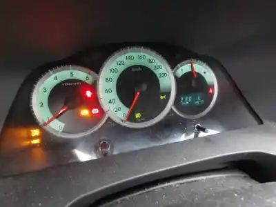 Veículo de Sucata toyota corolla verso (zer_, zze12_, r1_) 2.0 d-4d (cur10_) do ano 2005 alimentado 