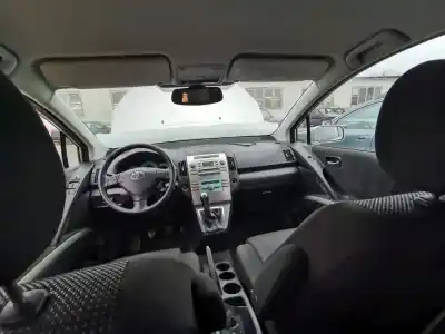 Veículo de Sucata toyota corolla verso (zer_, zze12_, r1_) 2.2 d-4d (aur10_) do ano 2006 alimentado 