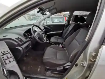 Veículo de Sucata toyota corolla verso (zer_, zze12_, r1_) 2.2 d-4d (aur10_) do ano 2006 alimentado 