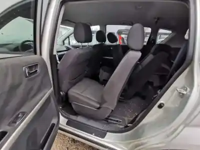 Veículo de Sucata toyota corolla verso (zer_, zze12_, r1_) 2.2 d-4d (aur10_) do ano 2006 alimentado 