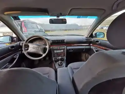 Veicolo di demolizione audi a4 b5 (8d2) 1.8 dell'anno 1997 alimentato adr