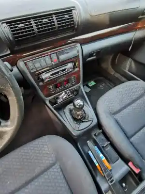 Veicolo di demolizione audi a4 b5 (8d2) 1.8 dell'anno 1997 alimentato adr