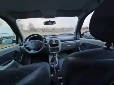 Veículo de Sucata renault thalia 2000 - 2010 1.4 55kw 2000 - 2010 do ano 2004 alimentado k7j700