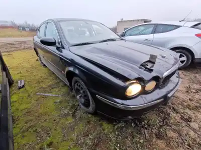 Veicolo di demolizione JAGUAR X-TYPE I (X400) 2.1 V6 dell'anno 2002 alimentato 