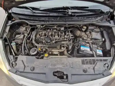 Veicolo di demolizione toyota corolla verso (zer_, zze12_, r1_) 2.2 d-4d (aur10_) dell'anno 2006 alimentato 